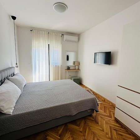 Apartman Zagi Ровин Екстериор снимка
