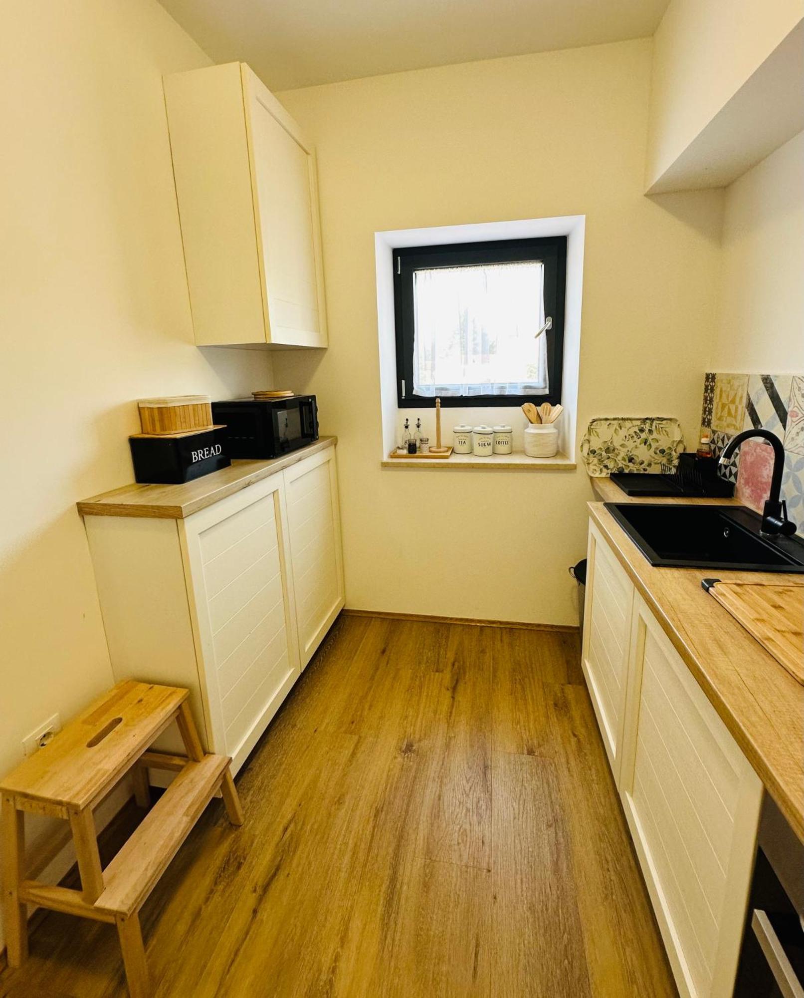 Apartman Zagi Ровин Екстериор снимка