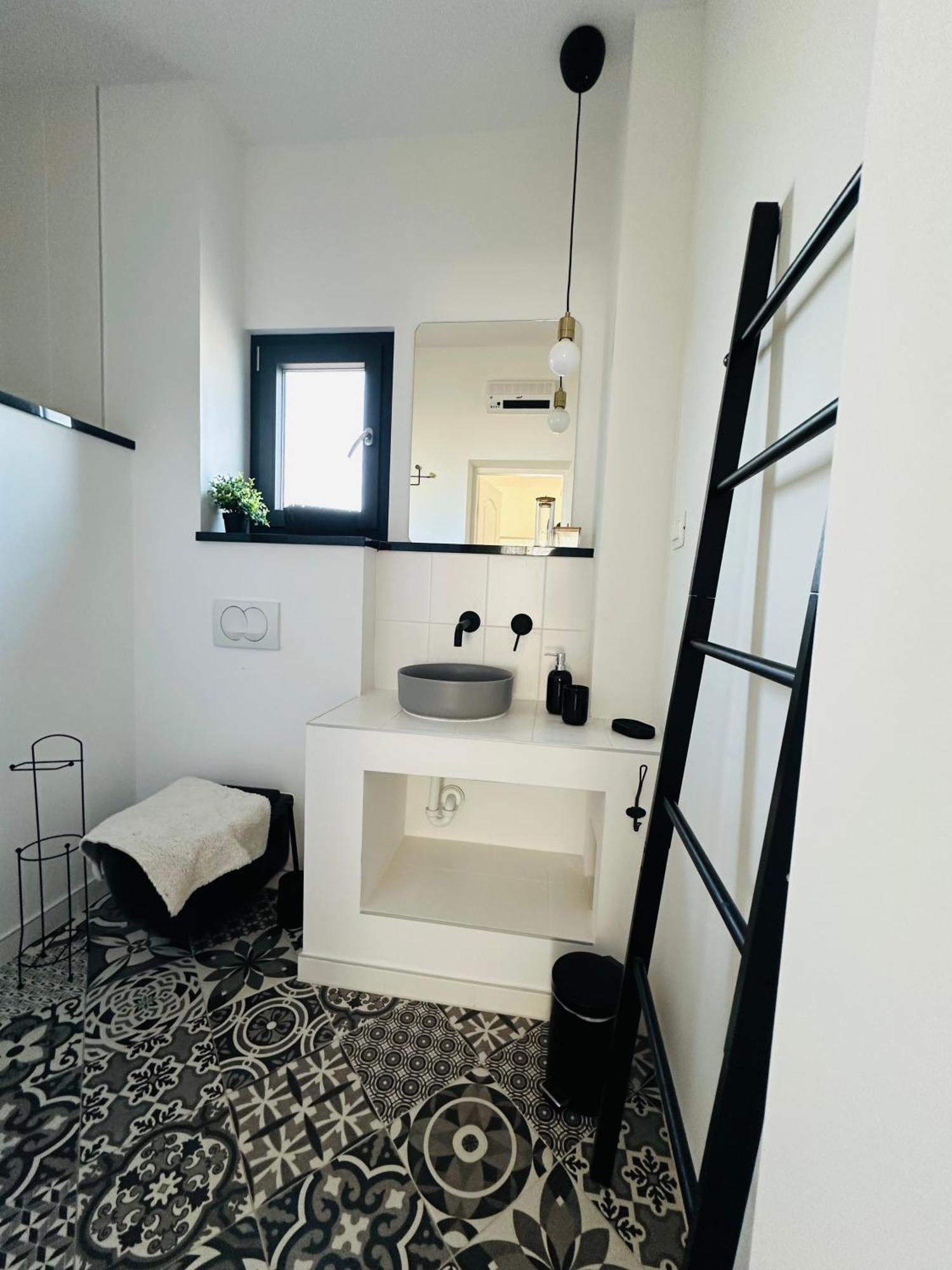 Apartman Zagi Ровин Екстериор снимка