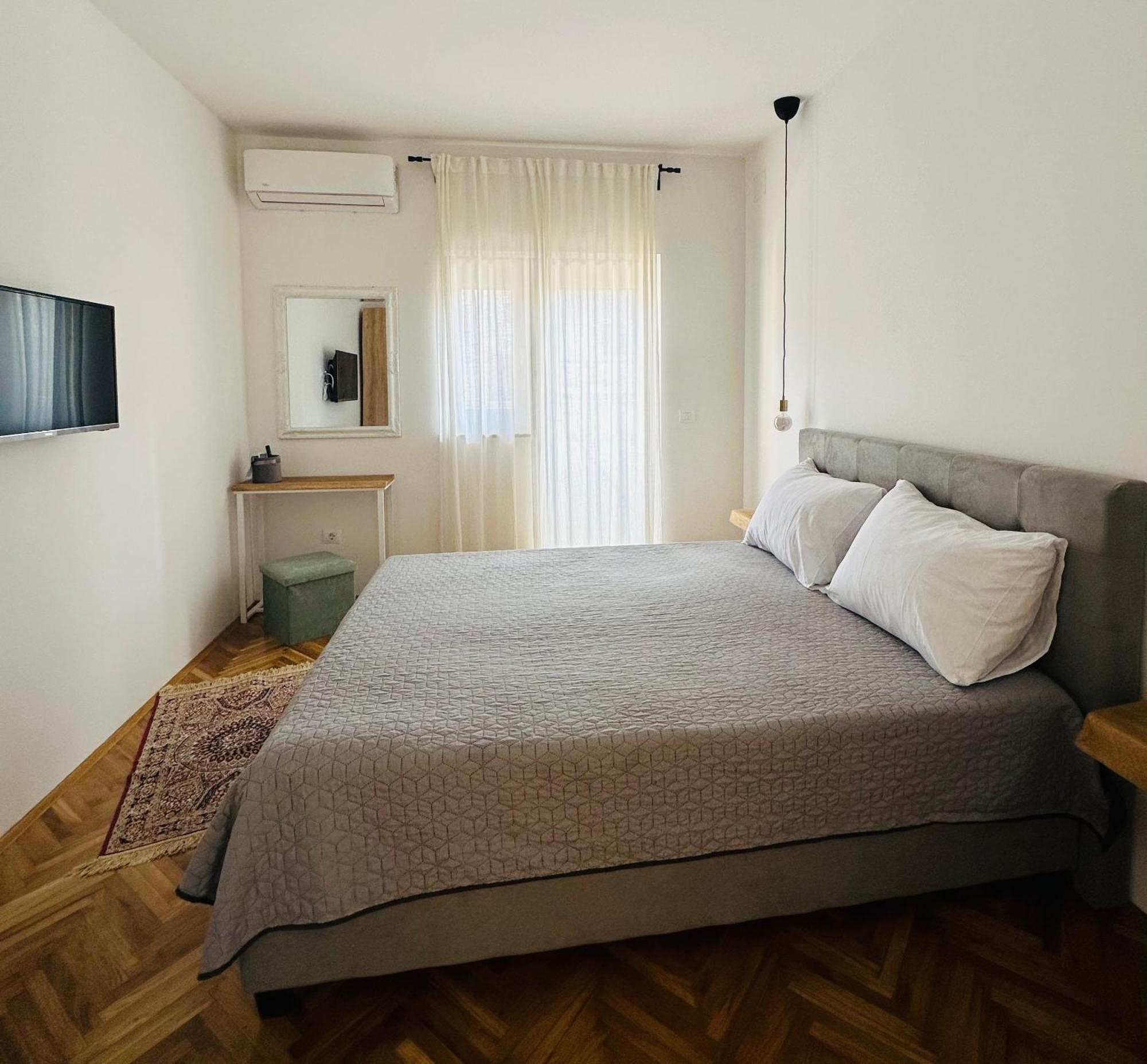 Apartman Zagi Ровин Екстериор снимка